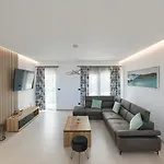 Meri With Private Pool And Sea View Villa
