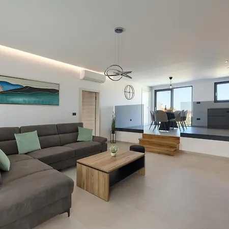 Villa Meri With Private Pool And Sea View Pula