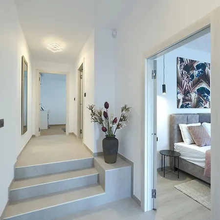 Villa Meri With Private Pool And Sea View Pula