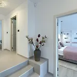 Meri With Private Pool And Sea View *