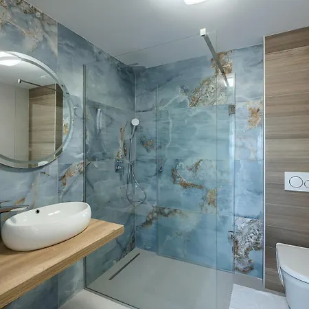 Meri With Private Pool And Sea View * פולה
