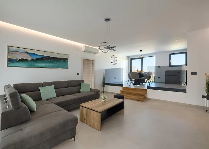 Вілла Meri With Private Pool And Sea View Пула