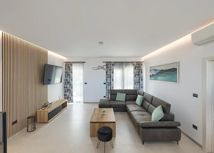 Meri With Private Pool And Sea View 别墅