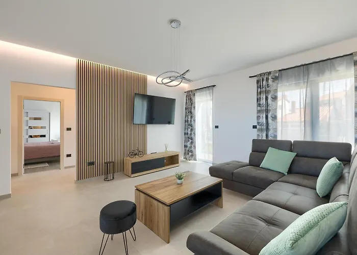 Meri With Private Pool And Sea View