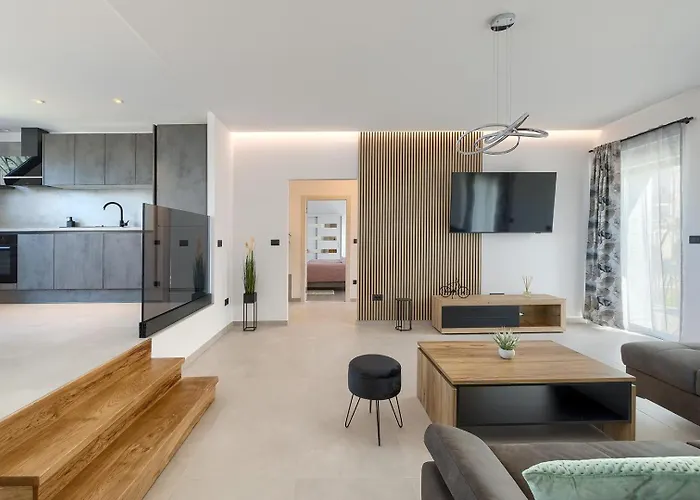 Вілла Meri With Private Pool And Sea View Пула