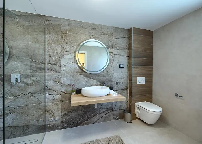 Villa Meri With Private Pool And Sea View Pula