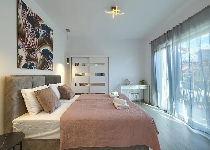 Villa Meri With Private Pool And Sea View