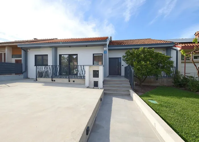 Villa Meri With Private Pool And Sea View *