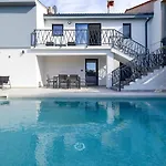 Villa Meri With Private Pool And Sea View *